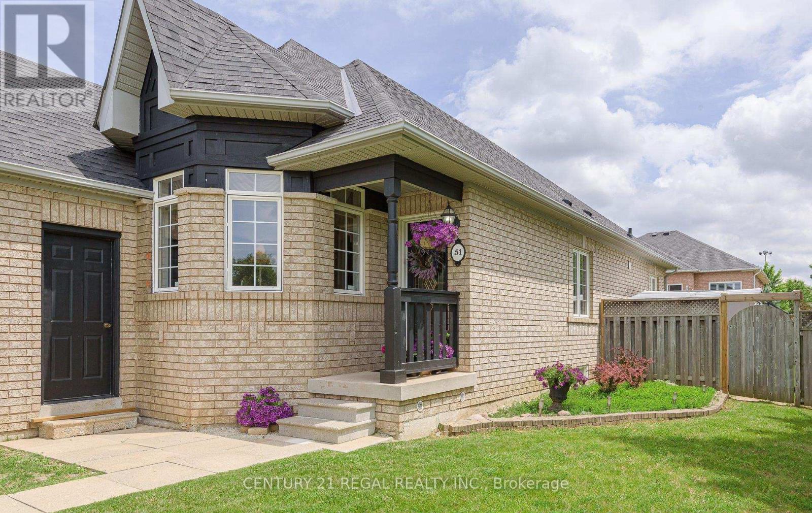 51 Royal Valley Drive Property Photo 3
