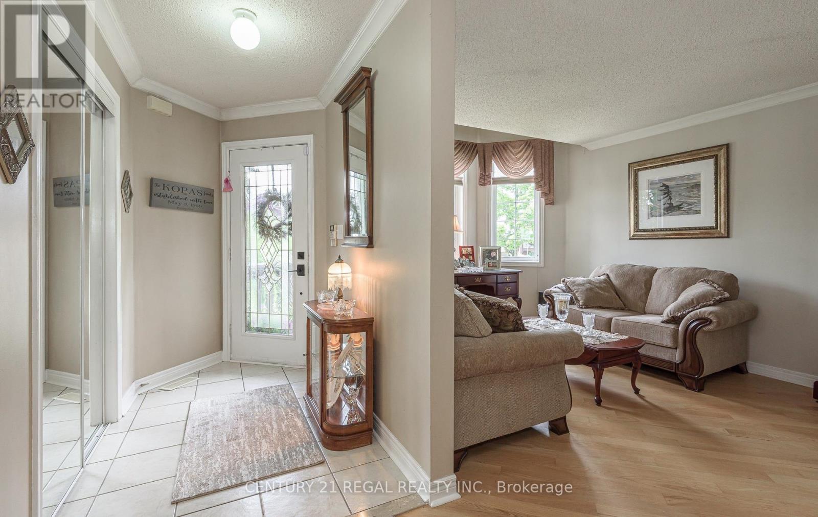 51 Royal Valley Drive Property Photo 6