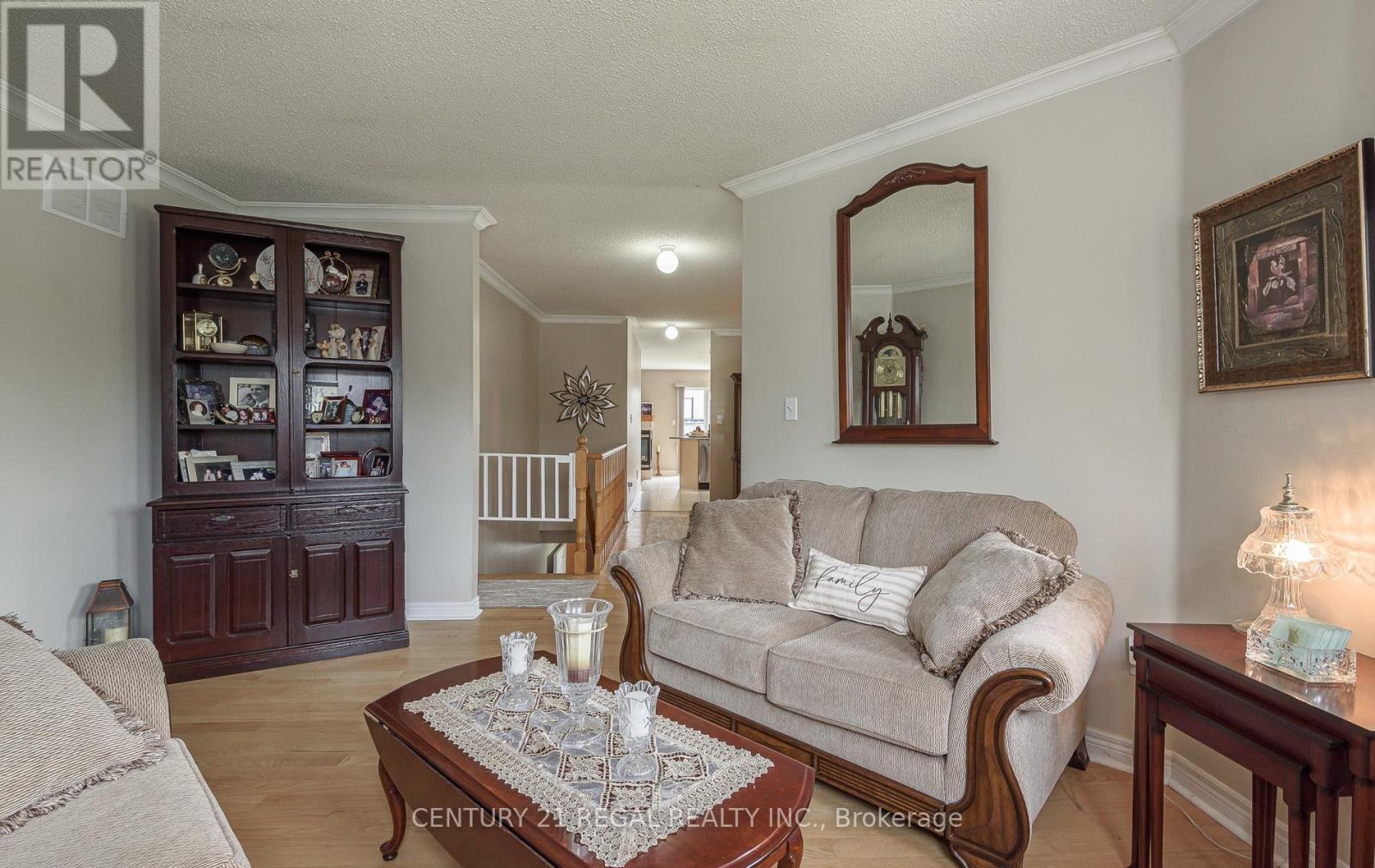 51 Royal Valley Drive Property Photo 8