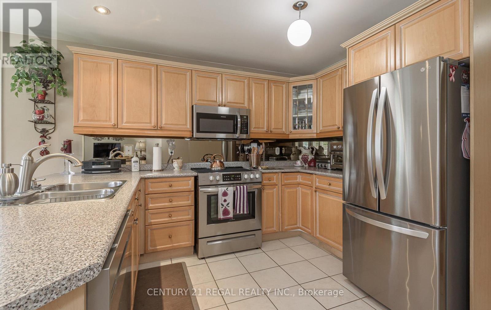 51 Royal Valley Drive Property Photo 14
