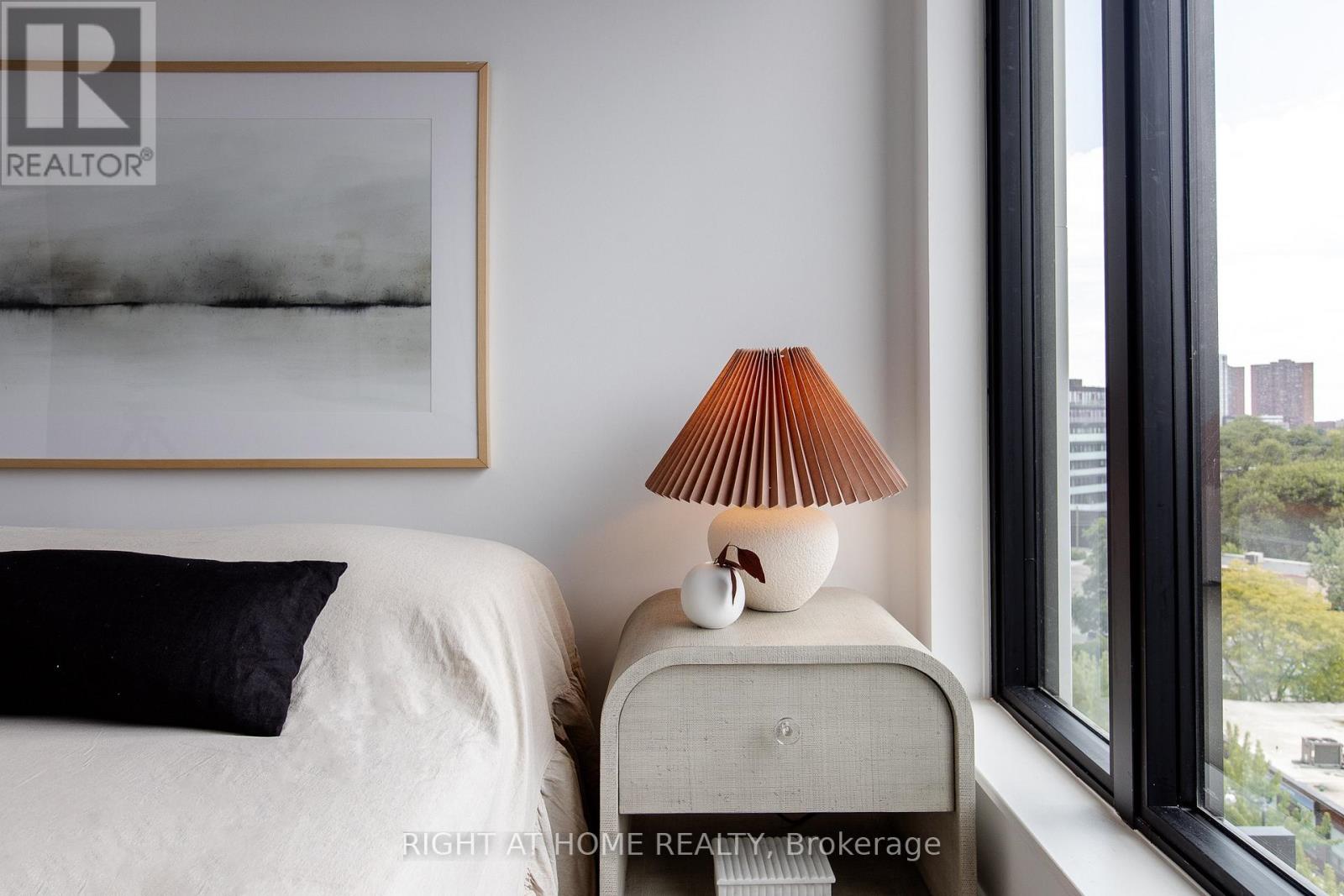 604 - 2720 Dundas Street W Property Photo 13