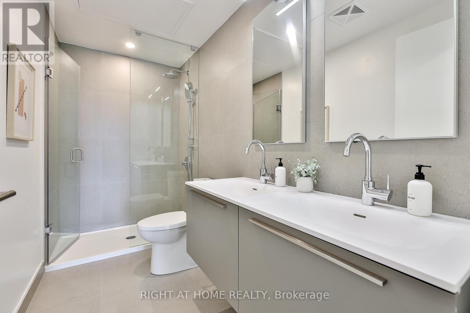 604 - 2720 Dundas Street W Property Photo 14