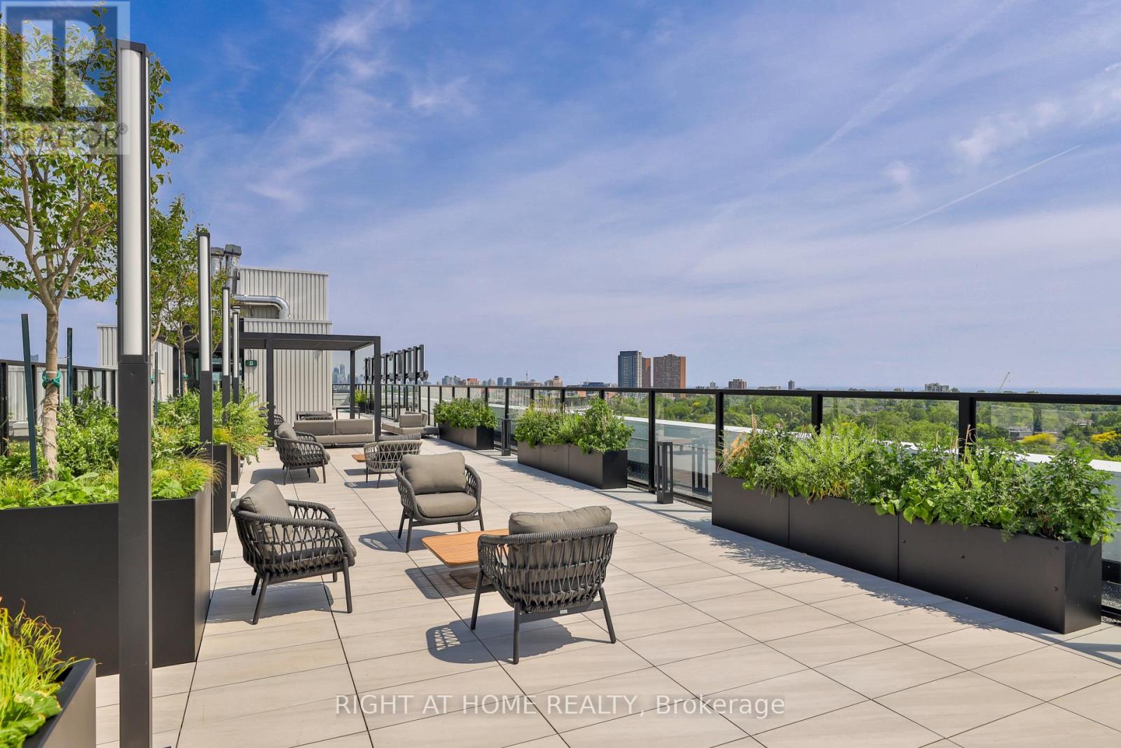 604 - 2720 Dundas Street W Property Photo 20