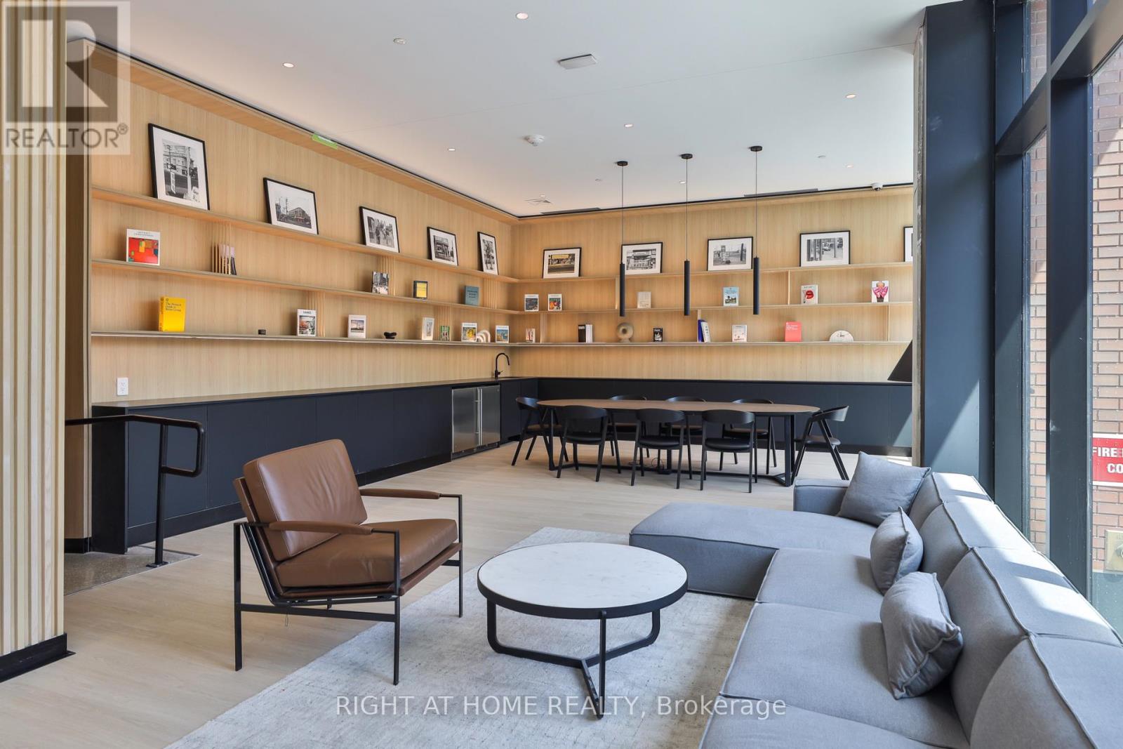 604 - 2720 Dundas Street W Property Photo 21