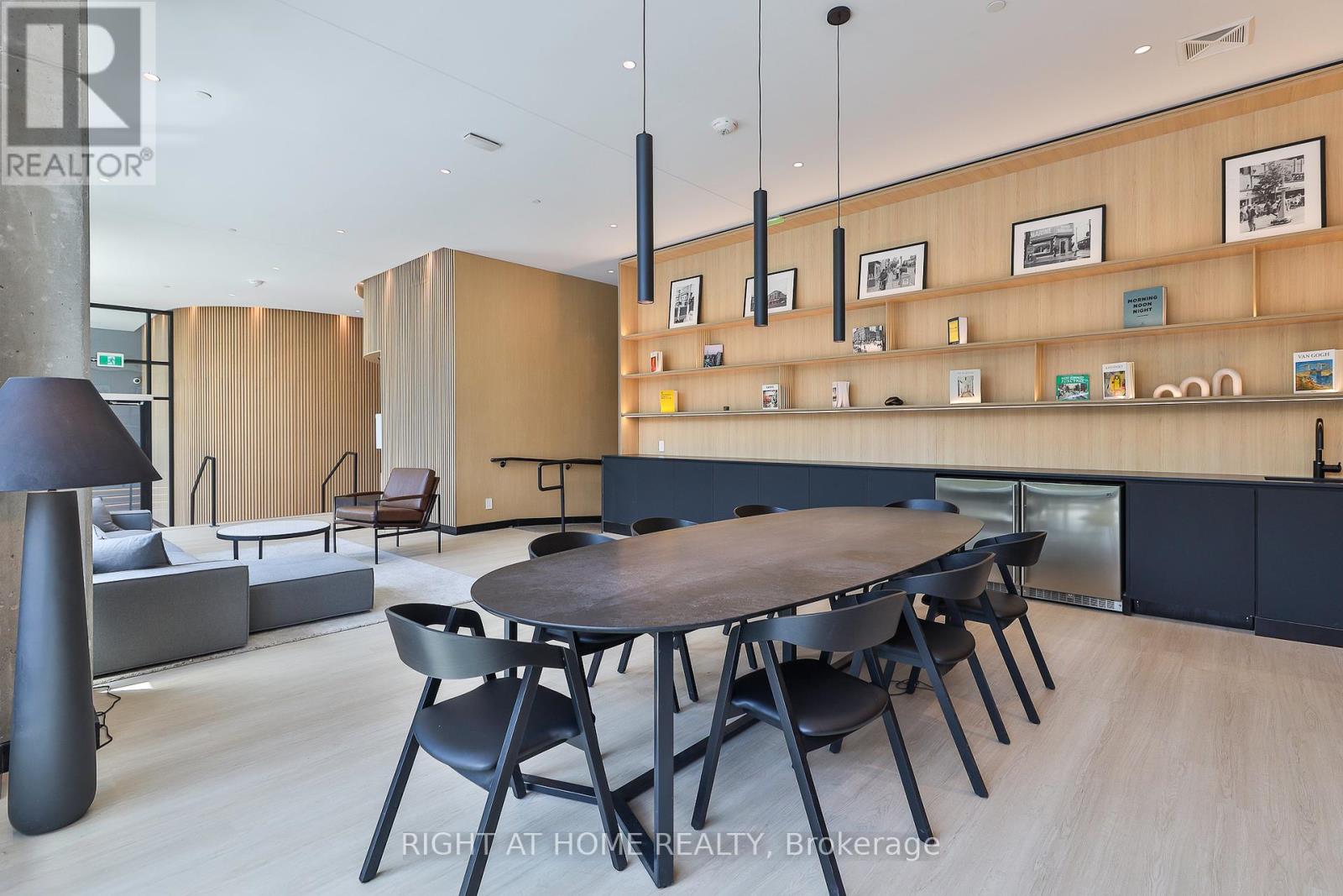 604 - 2720 Dundas Street W Property Photo 22