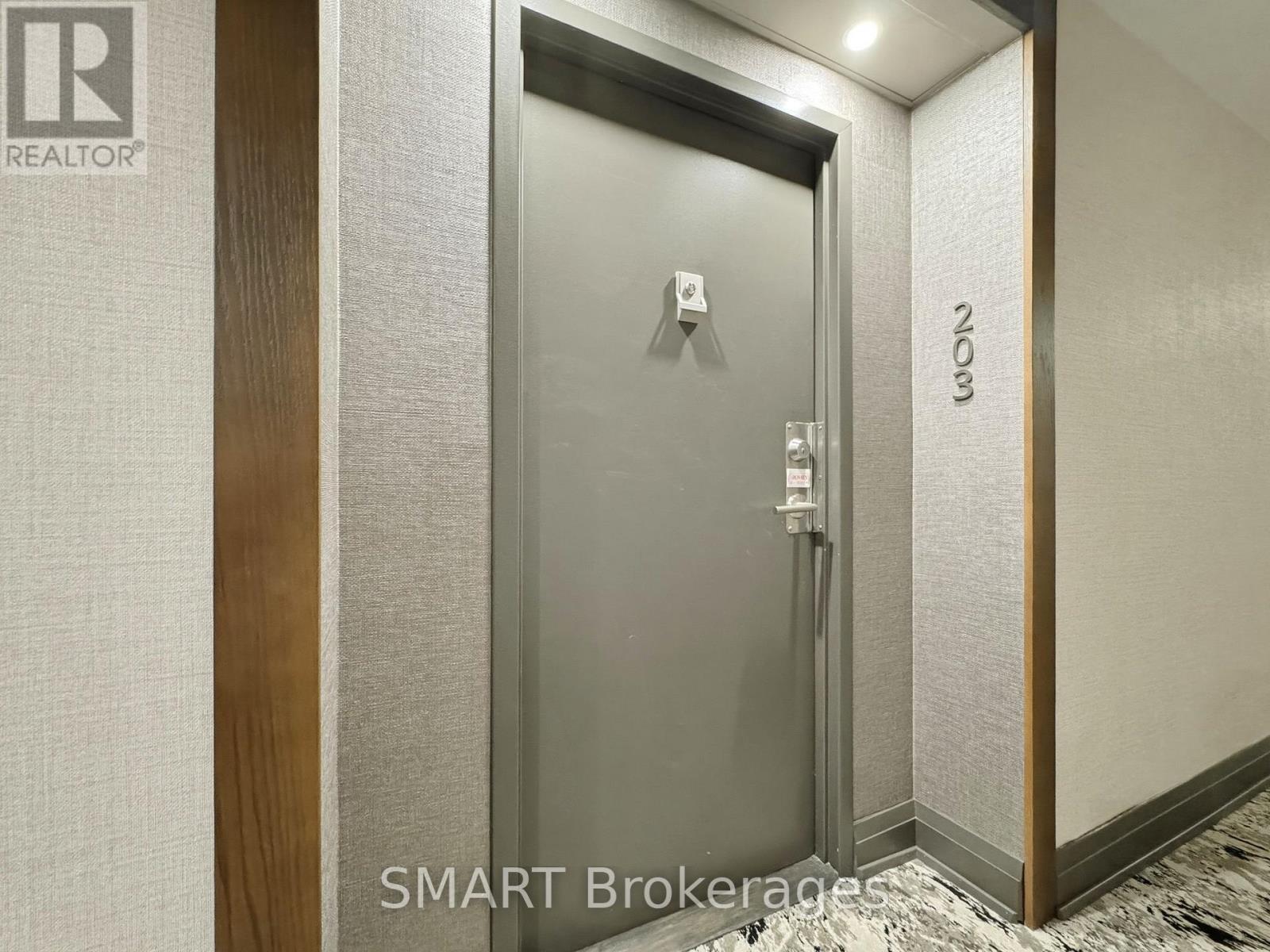 203 - 1111 Bough Beeches Boulevard Property Photo 4
