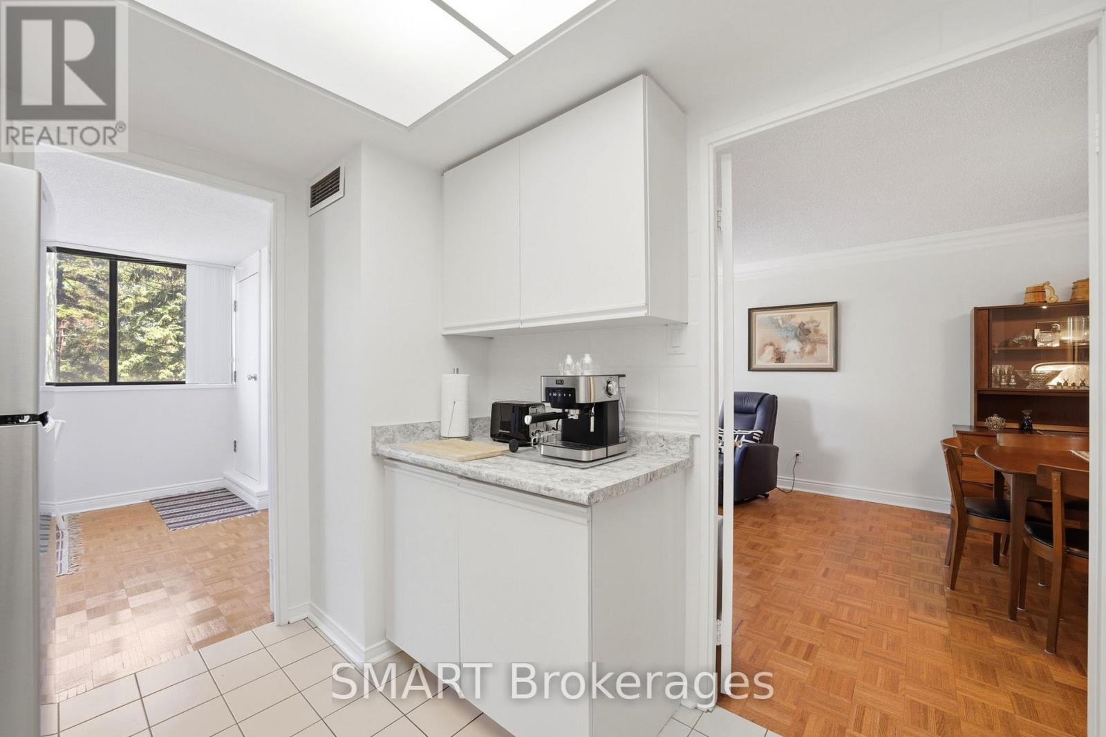 203 - 1111 Bough Beeches Boulevard Property Photo 14