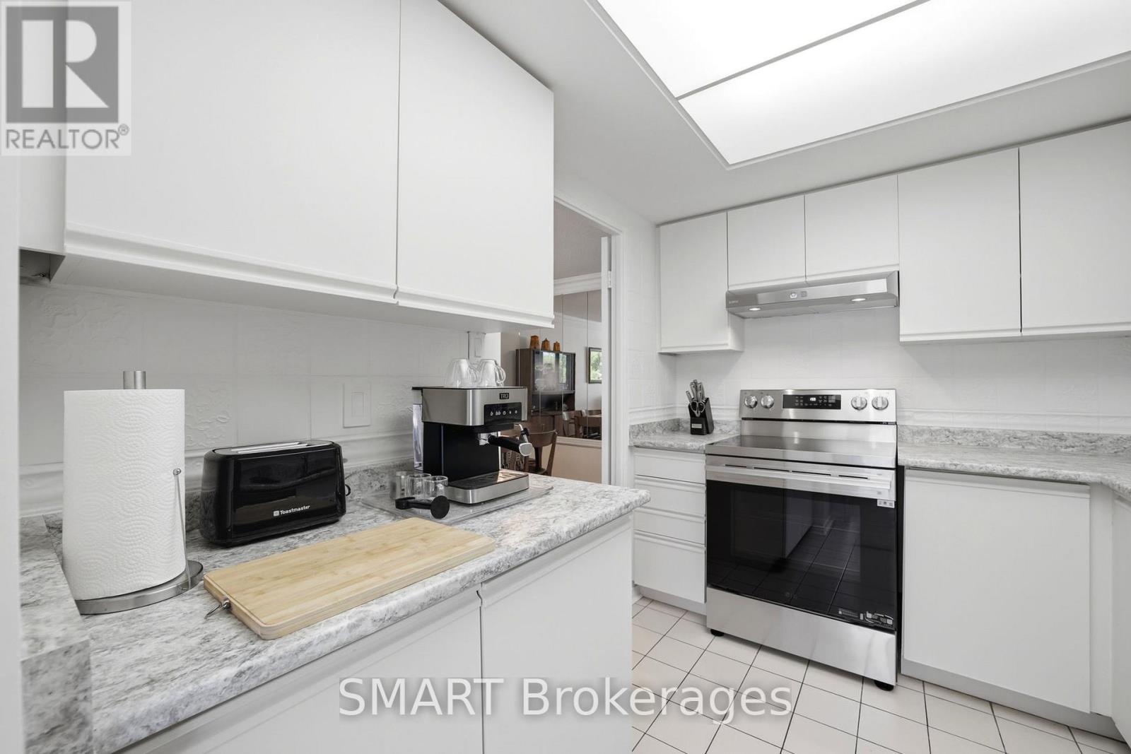 203 - 1111 Bough Beeches Boulevard Property Photo 15