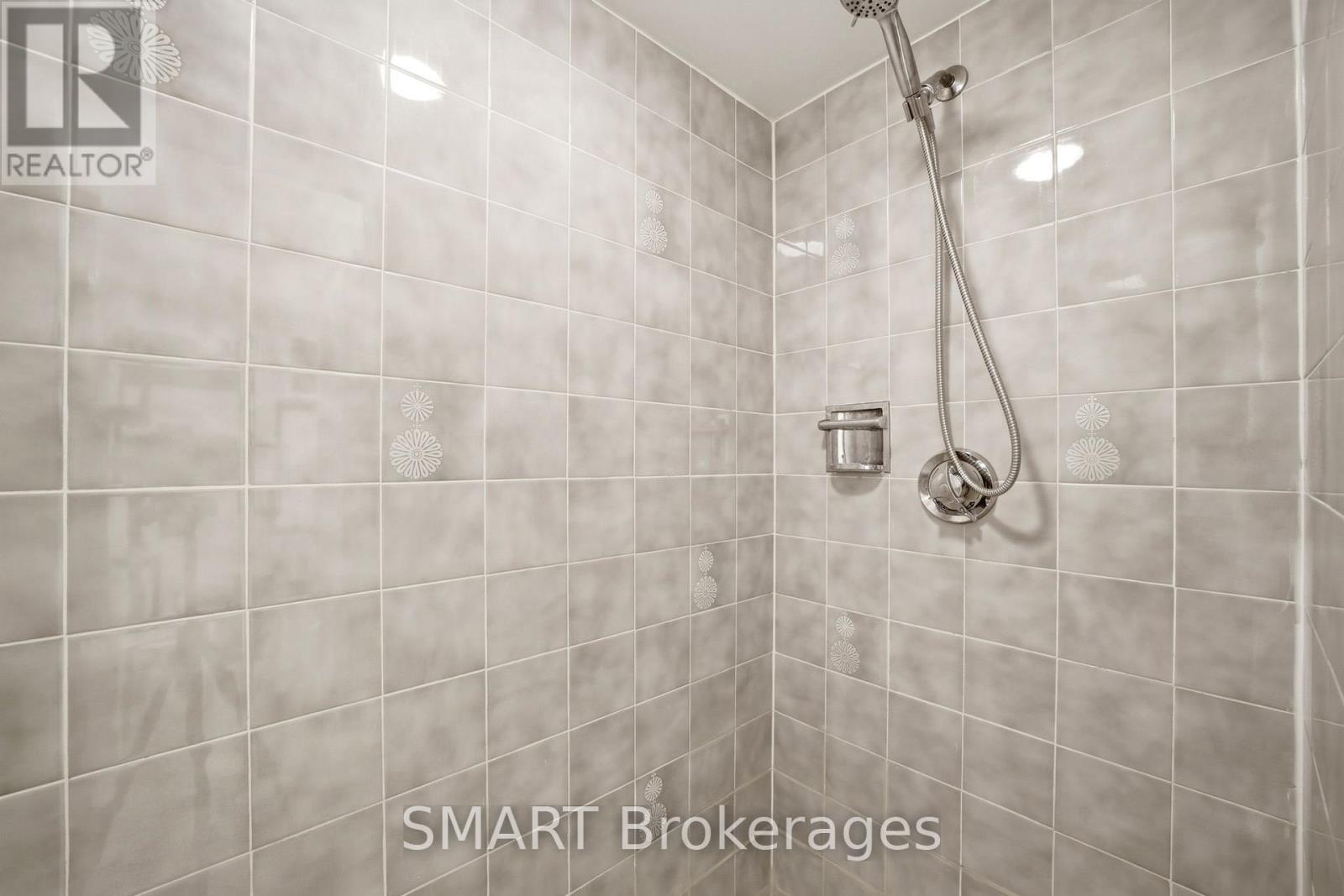 203 - 1111 Bough Beeches Boulevard Property Photo 26
