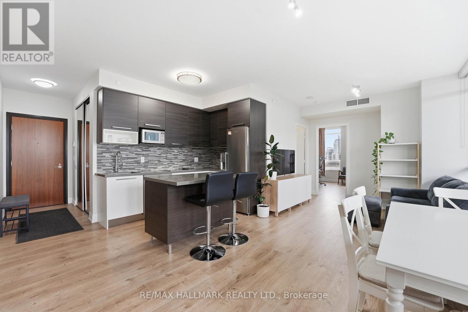 710 - 36 PARK LAWN ROAD