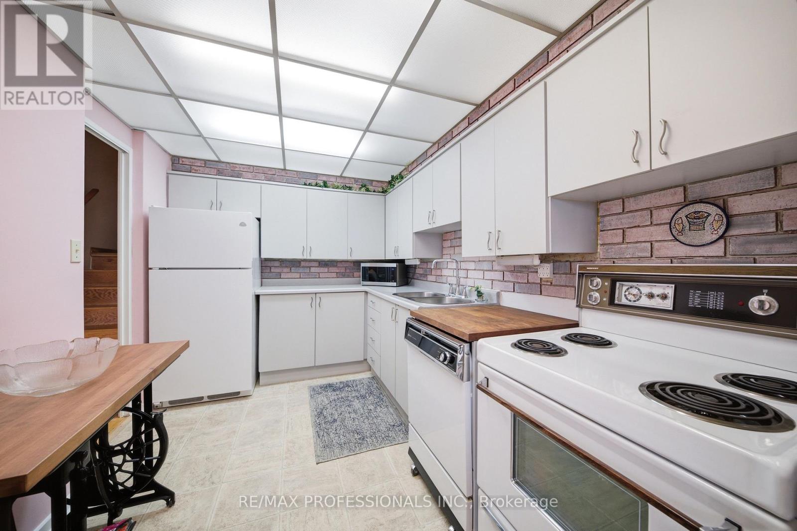 1208 - 11 Wincott Drive Property Photo 10