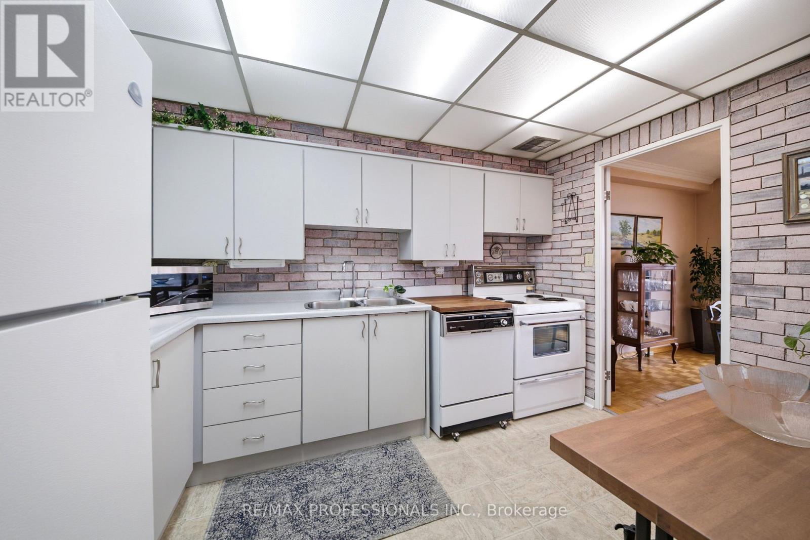 1208 - 11 Wincott Drive Property Photo 11