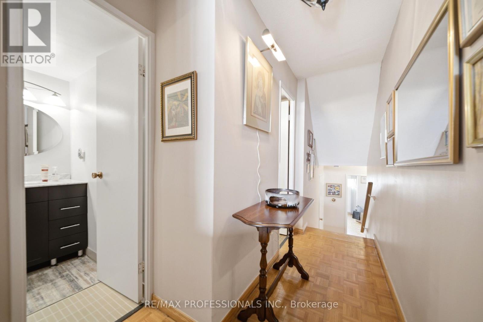1208 - 11 Wincott Drive Property Photo 24