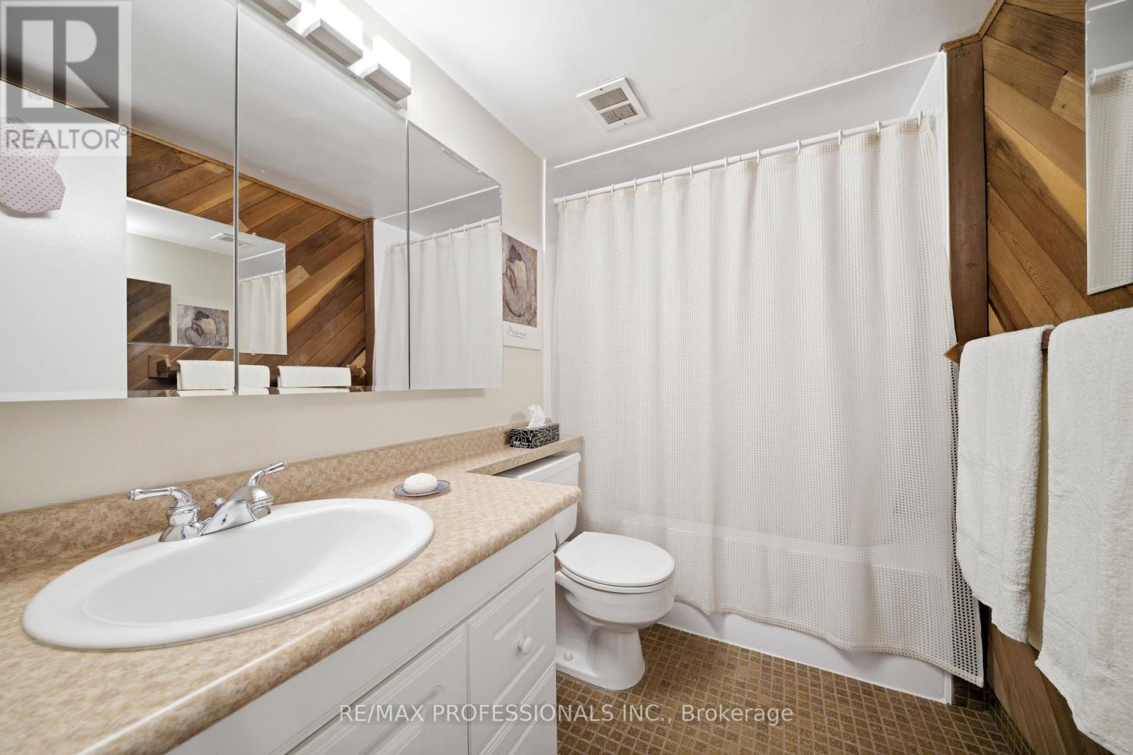 1208 - 11 Wincott Drive Property Photo 26