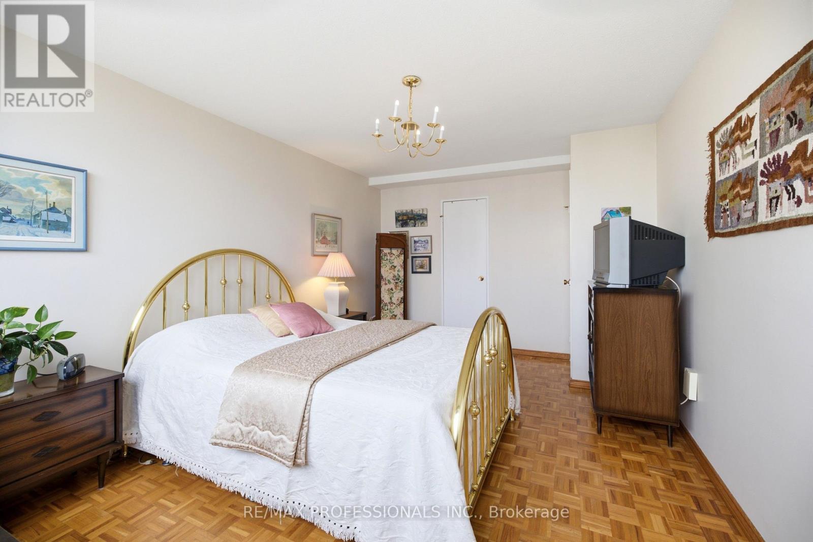 1208 - 11 Wincott Drive Property Photo 32