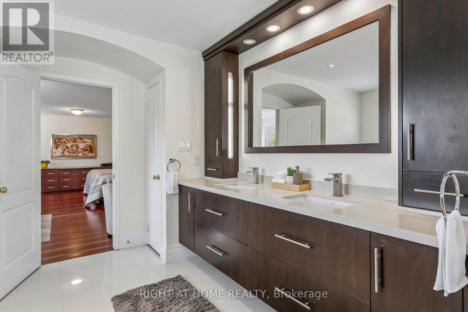 4263 Couples Crescent Property Photo 16