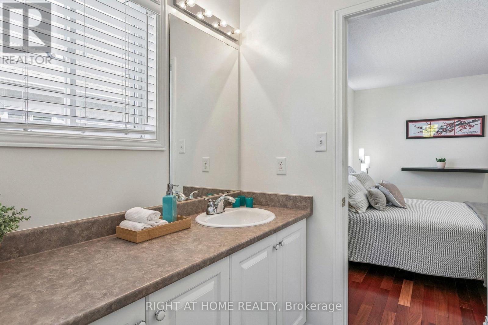 4263 Couples Crescent Property Photo 25