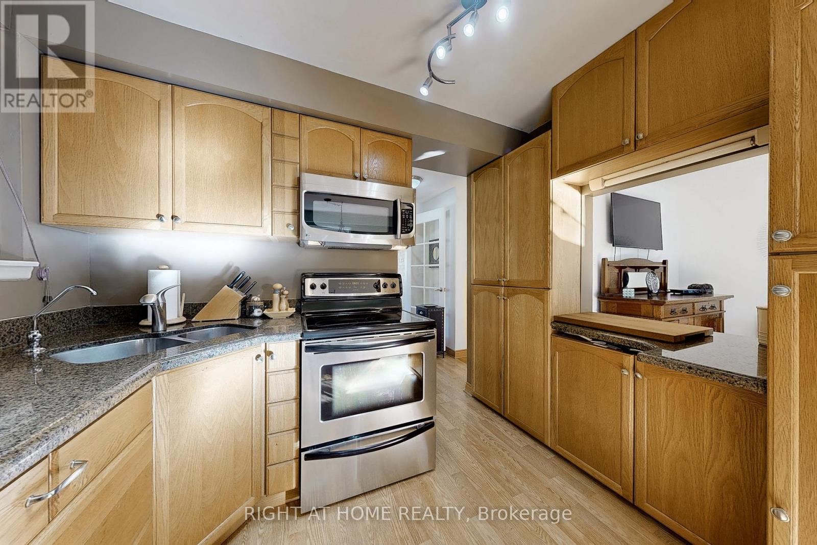 907 Fourth Street Property Photo 6