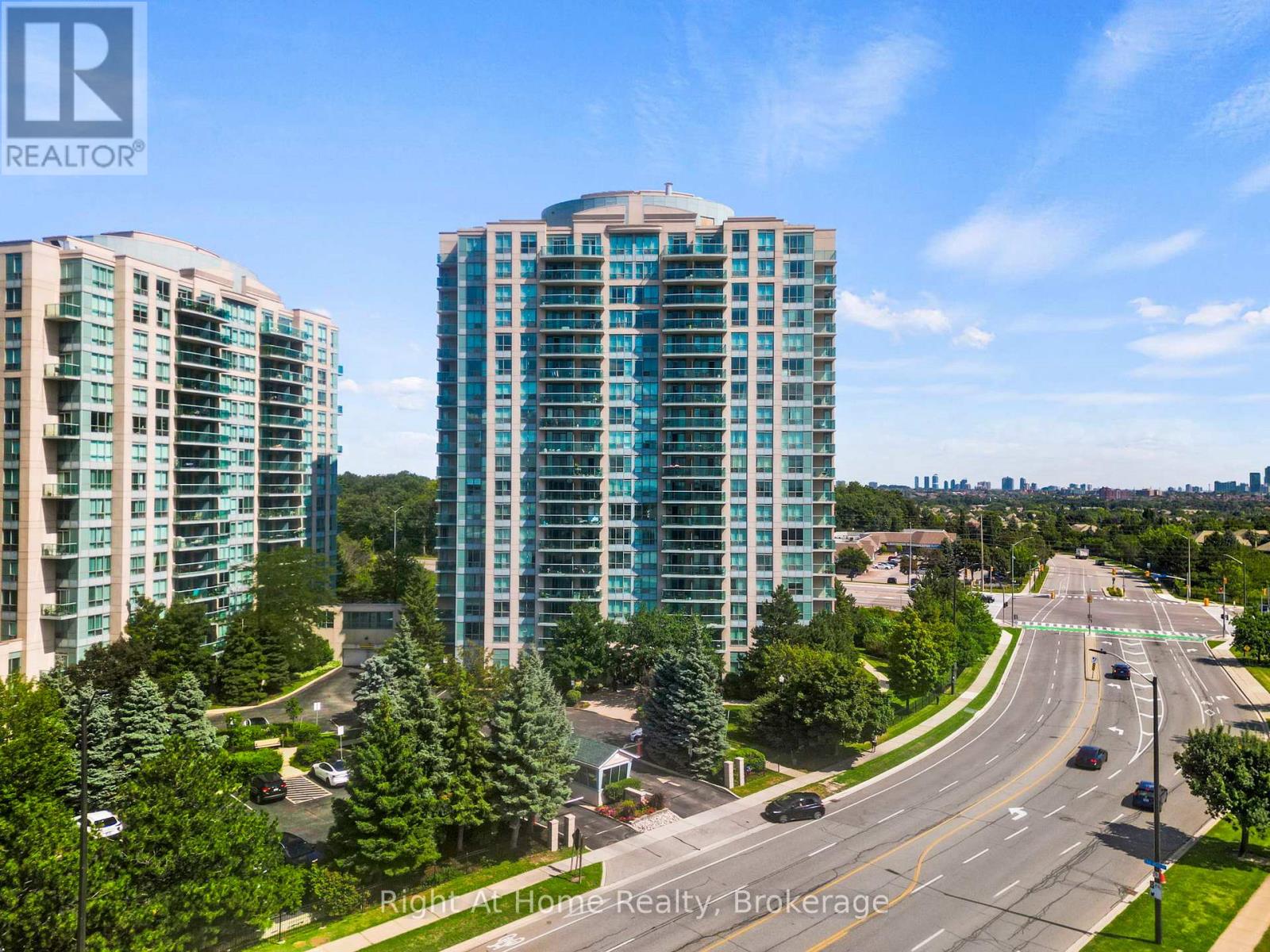 1611 - 2545 ERIN CENTRE BOULEVARD Property Photo 1