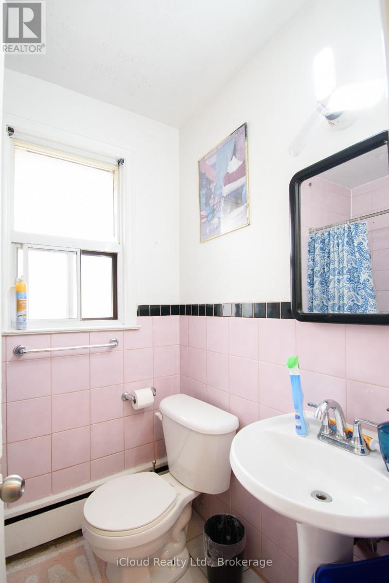2265 Kipling Avenue Property Photo 7
