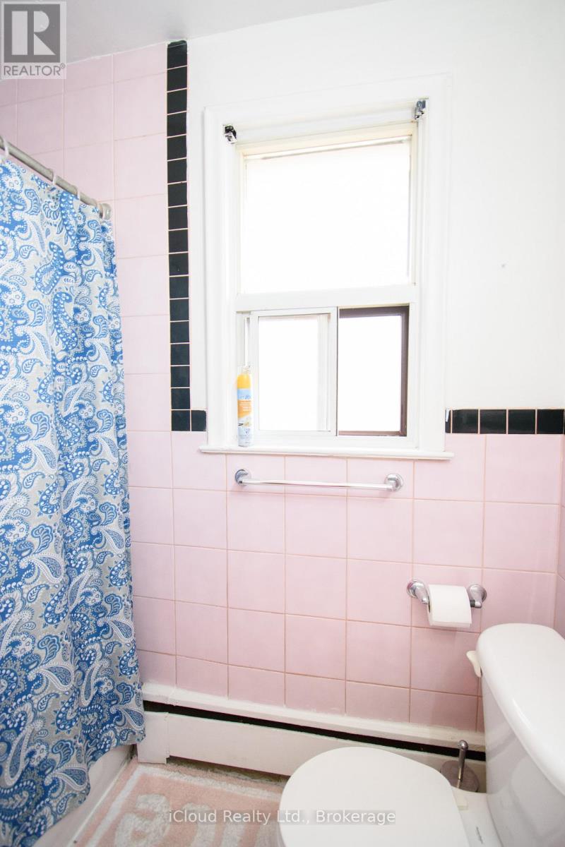 2265 Kipling Avenue Property Photo 8