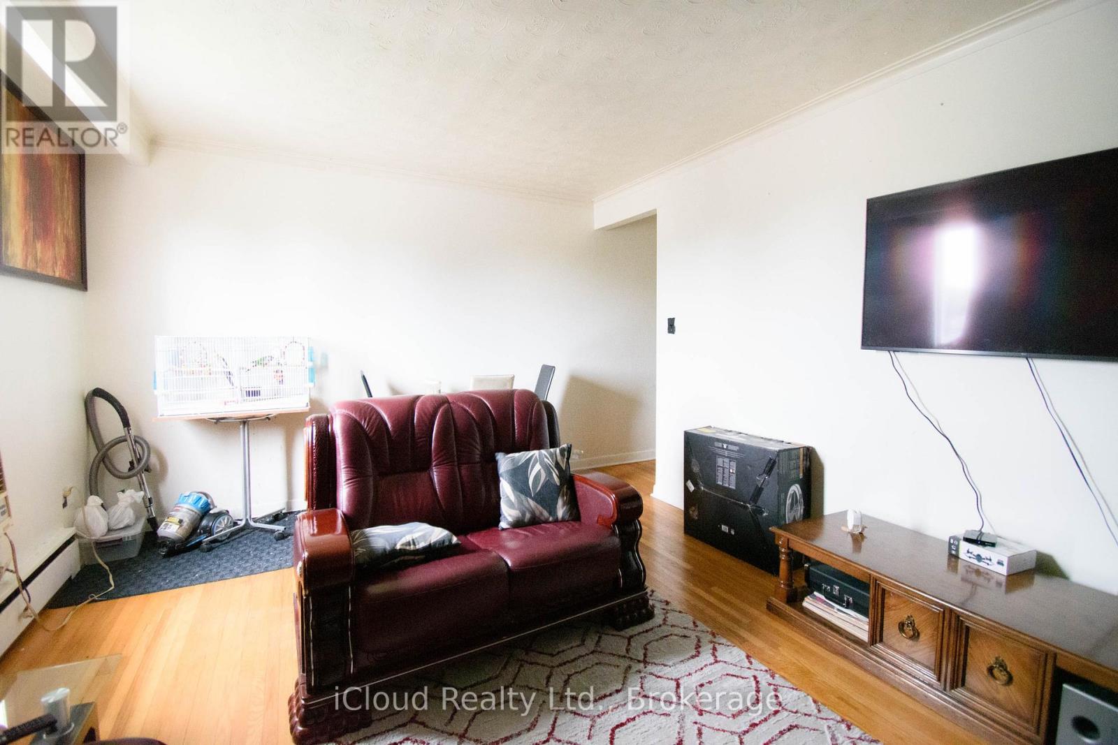 2265 Kipling Avenue Property Photo 9