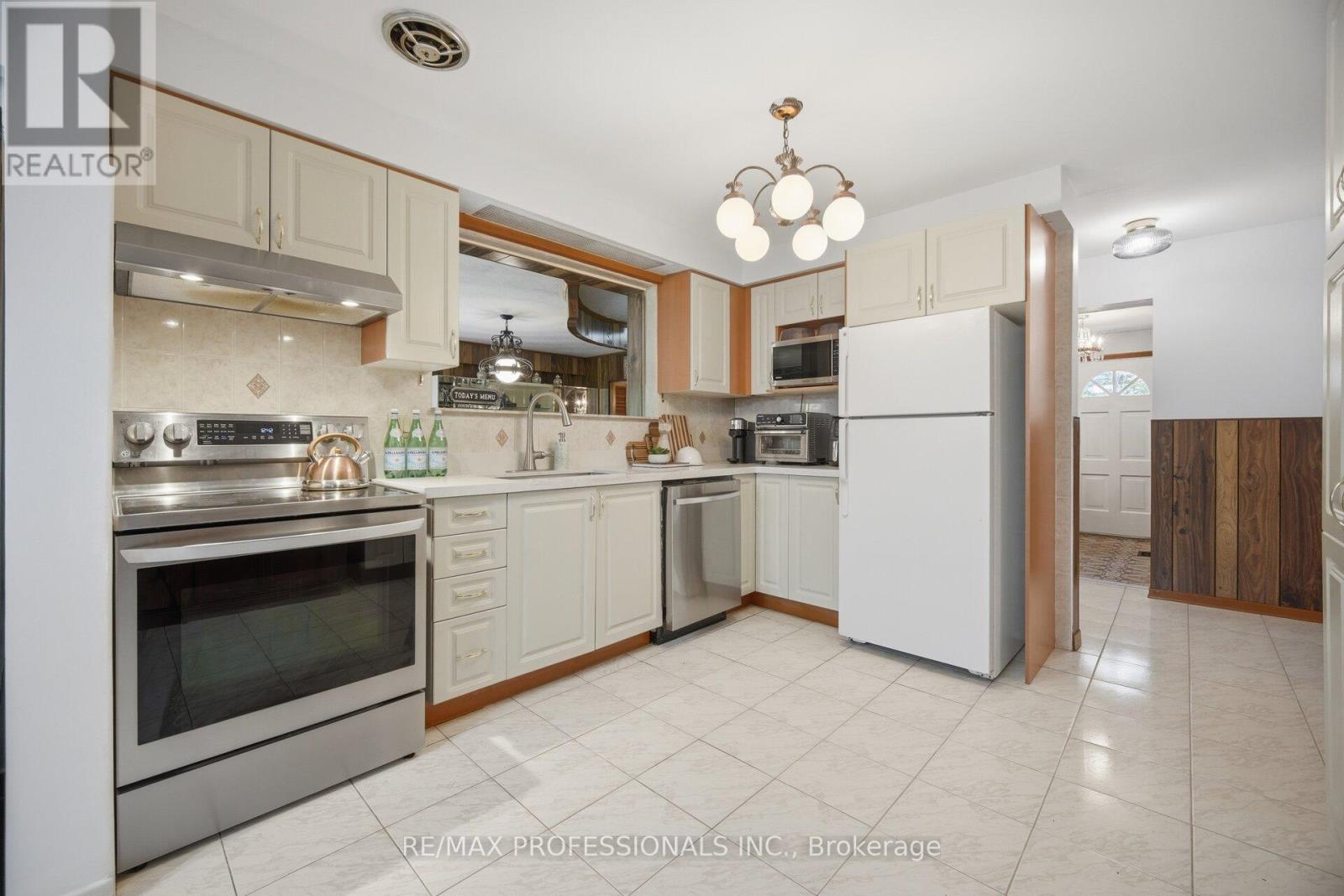 74 Ringway Crescent Property Photo 9