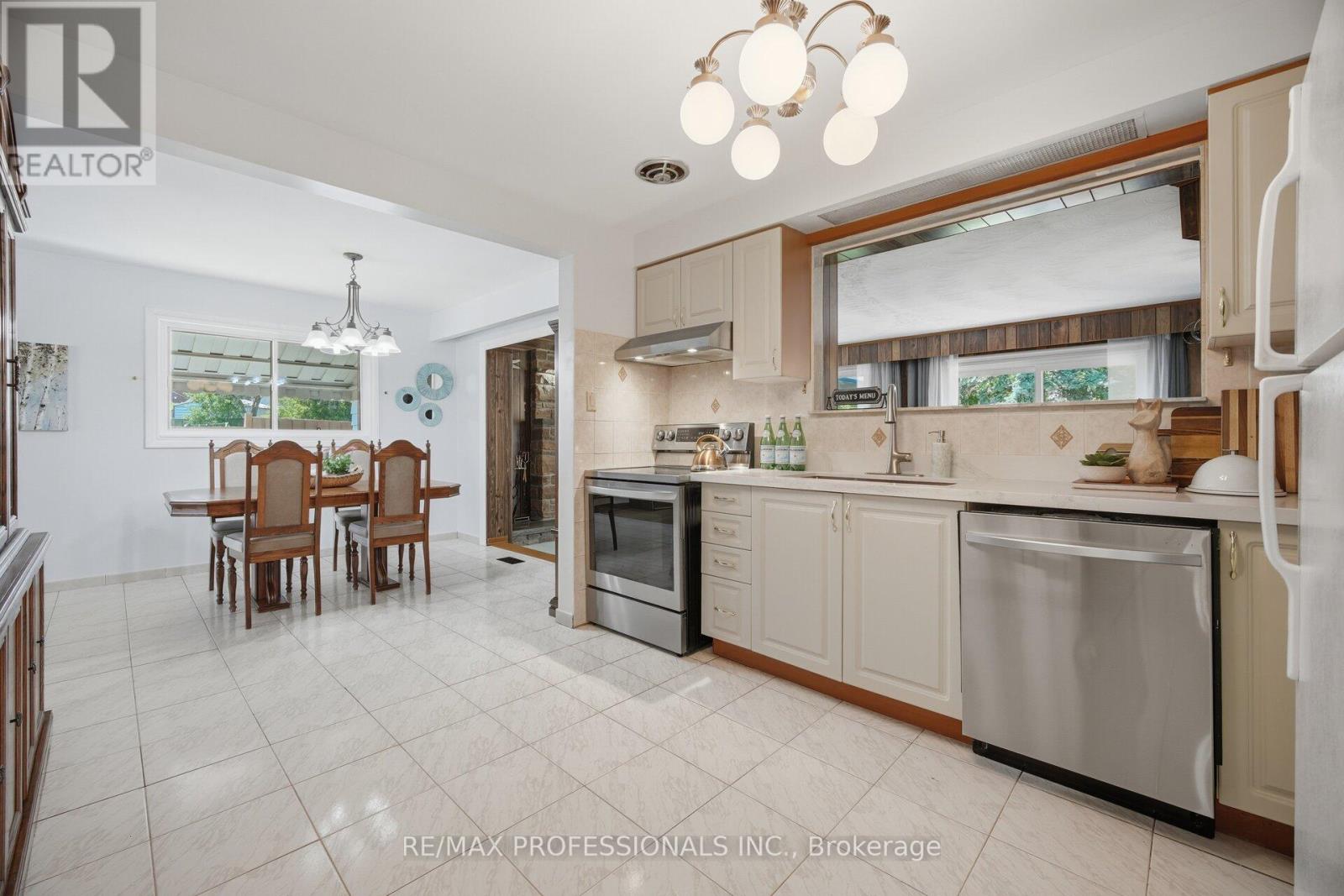 74 Ringway Crescent Property Photo 11