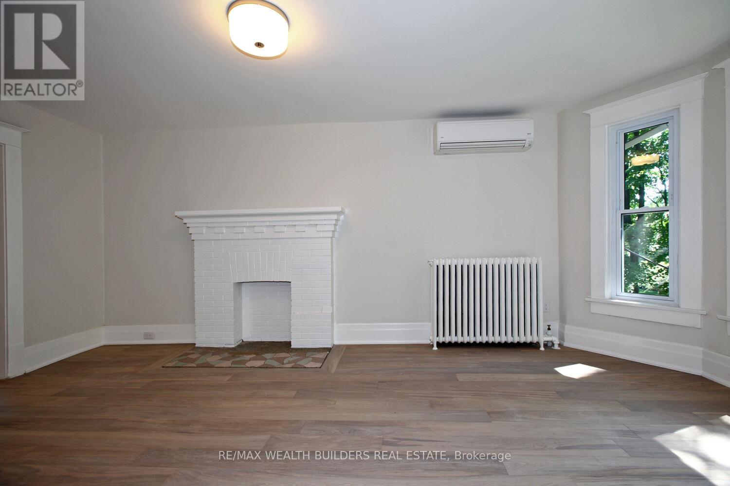 B - 163 Parkside Drive Property Photo 3