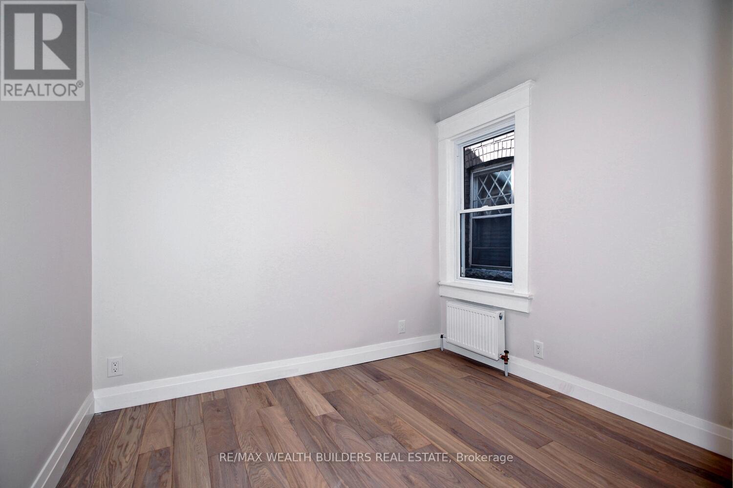 B - 163 Parkside Drive Property Photo 6