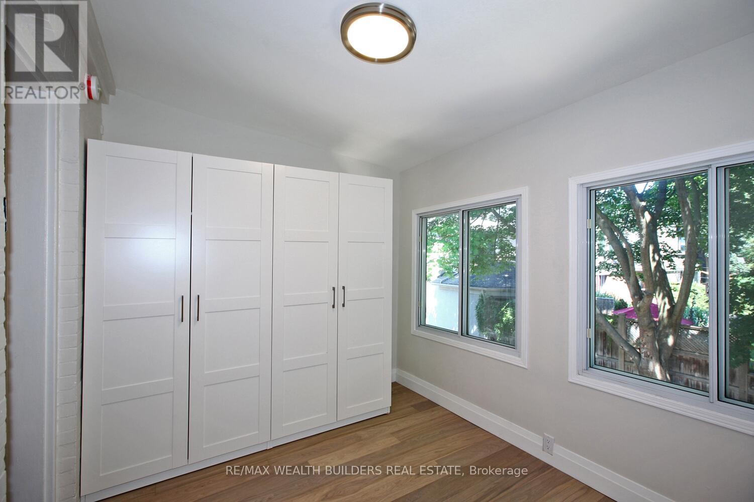 B - 163 Parkside Drive Property Photo 16