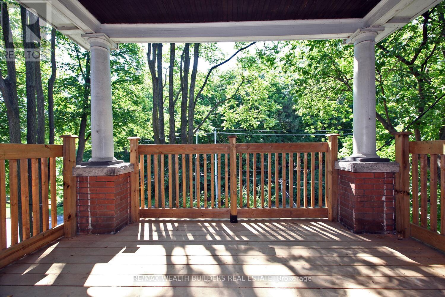 B - 163 Parkside Drive Property Photo 18