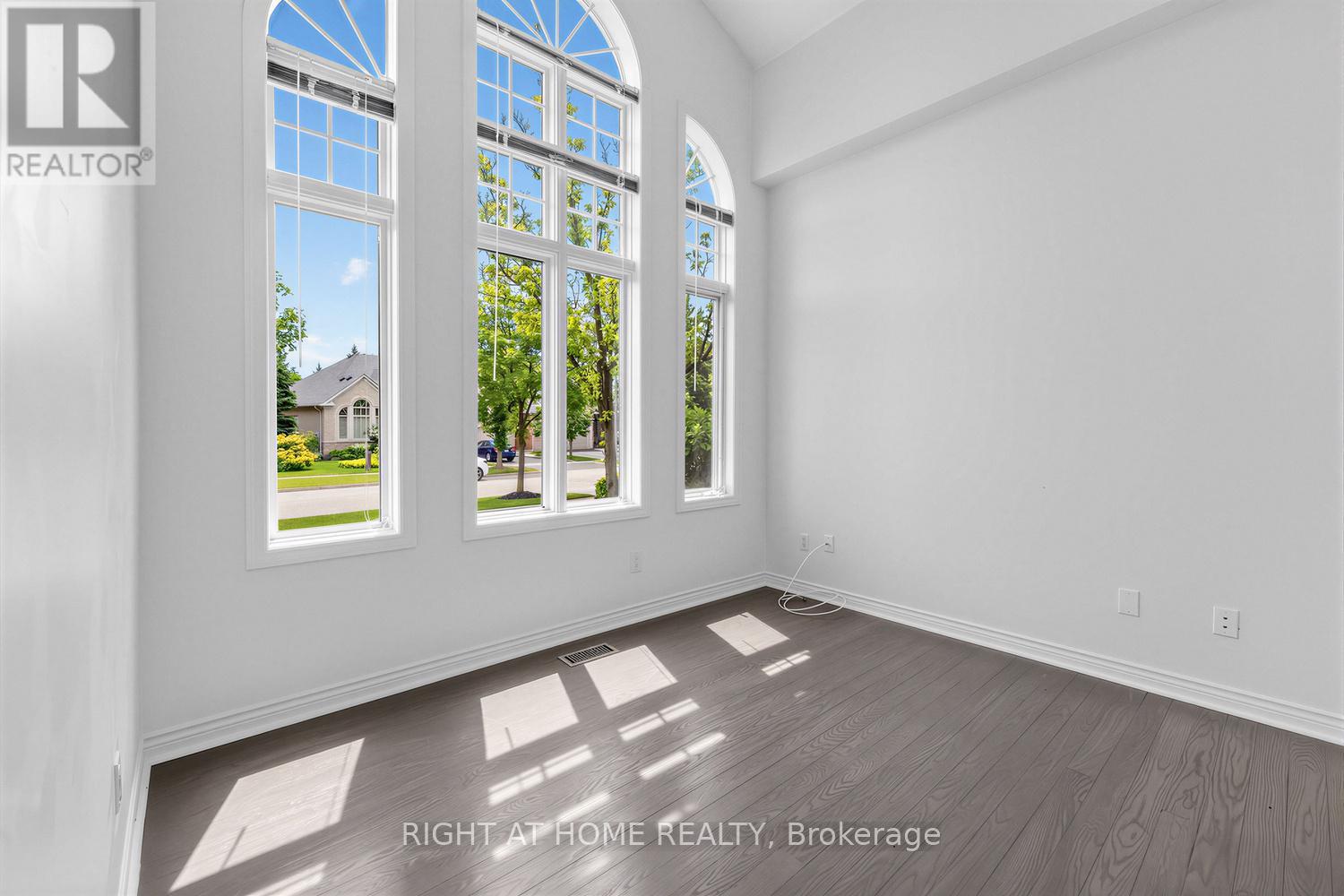 4145 Bonavista Crescent Property Photo 4