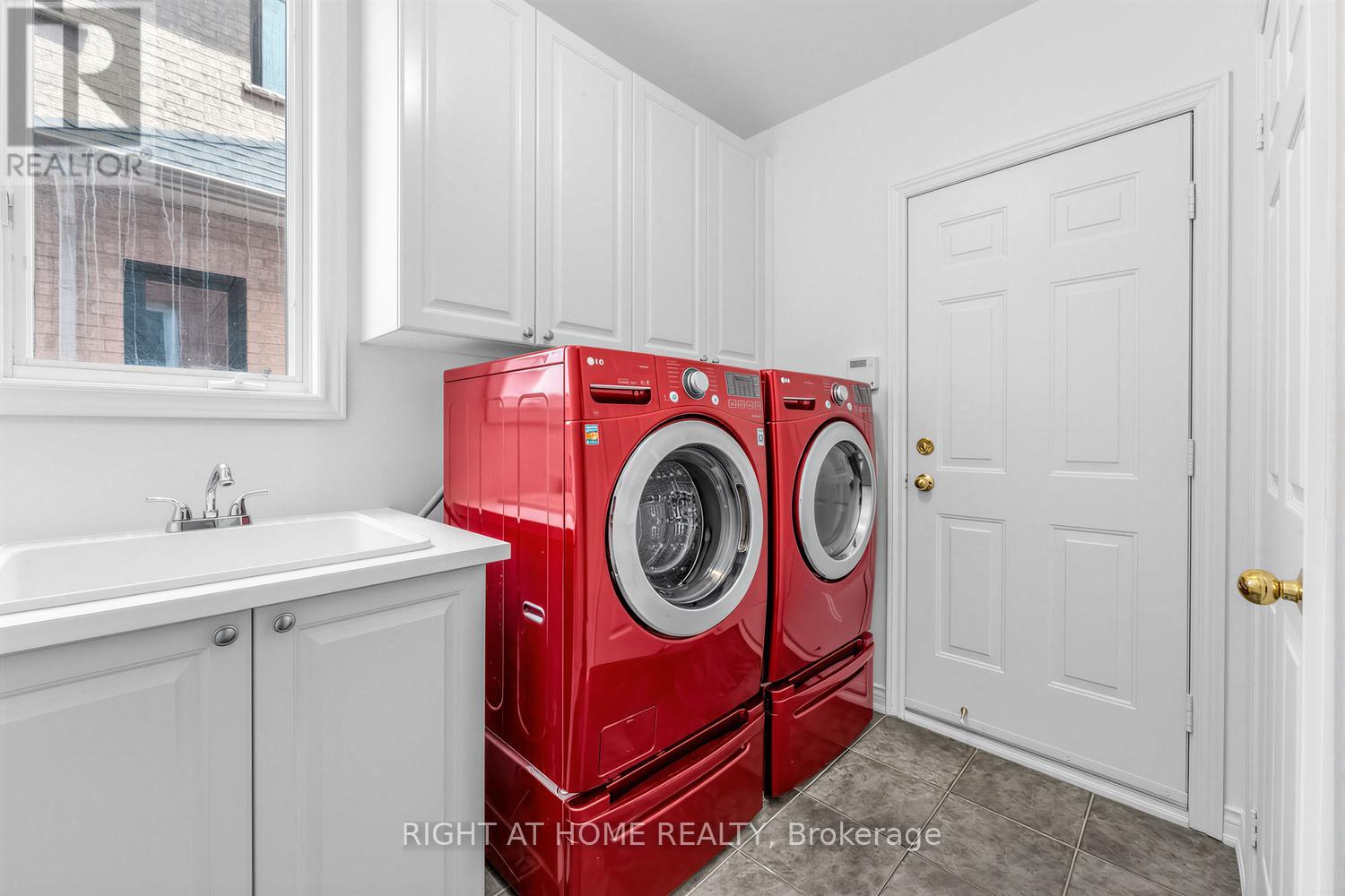 4145 Bonavista Crescent Property Photo 22