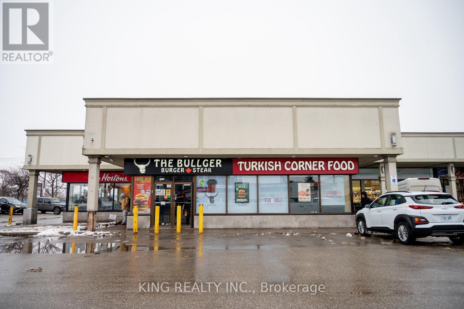 2712 Keele Street Property Photo 4