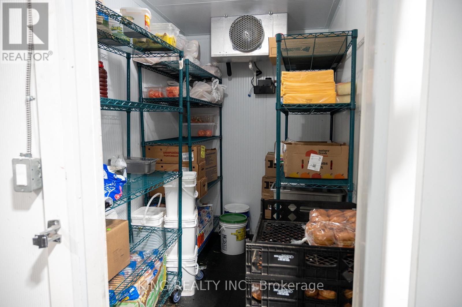 2712 Keele Street Property Photo 14
