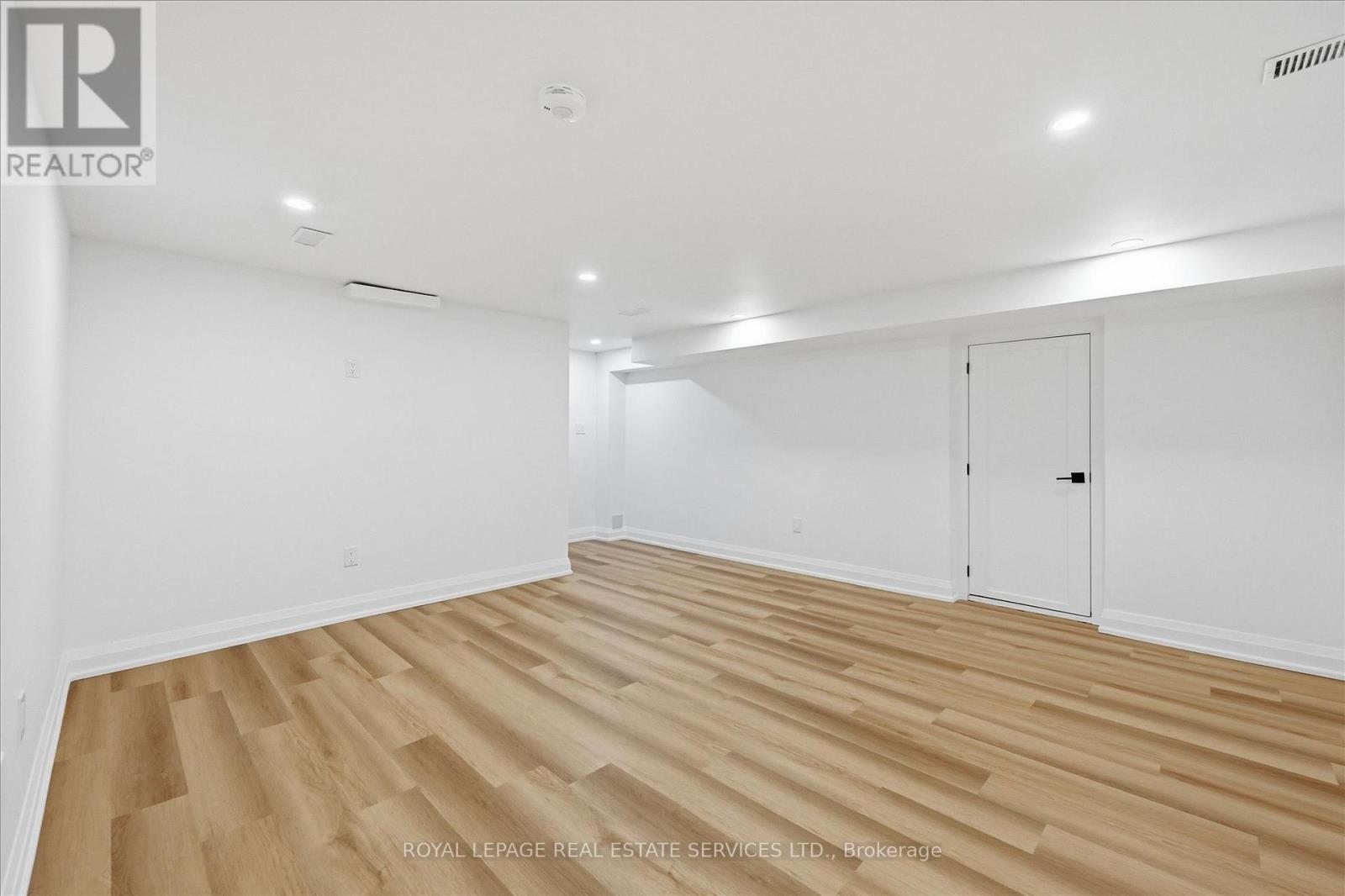 2212 Urwin Crescent Property Photo 41