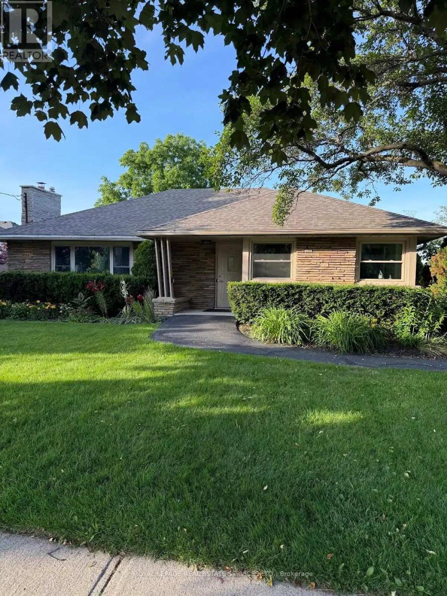 2409 Walker's Line Property Photo 1