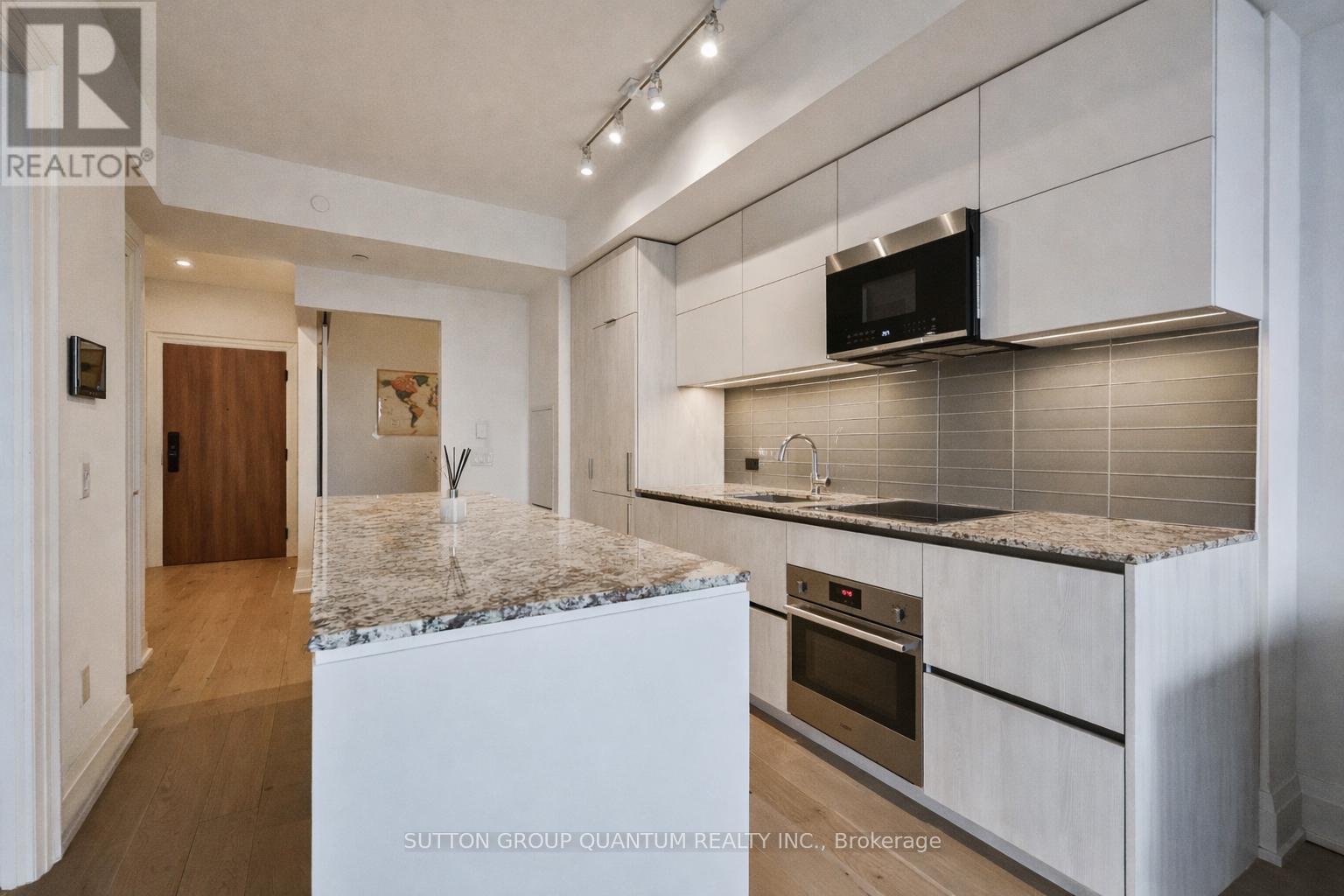 1009 - 21 PARK STREET E Property Photo 1