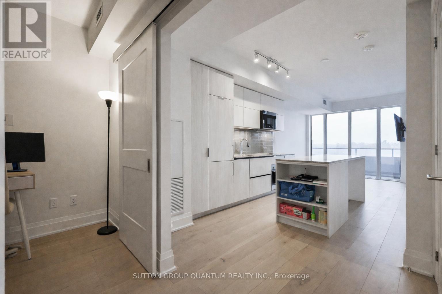 1009 - 21 Park Street E Property Photo 9