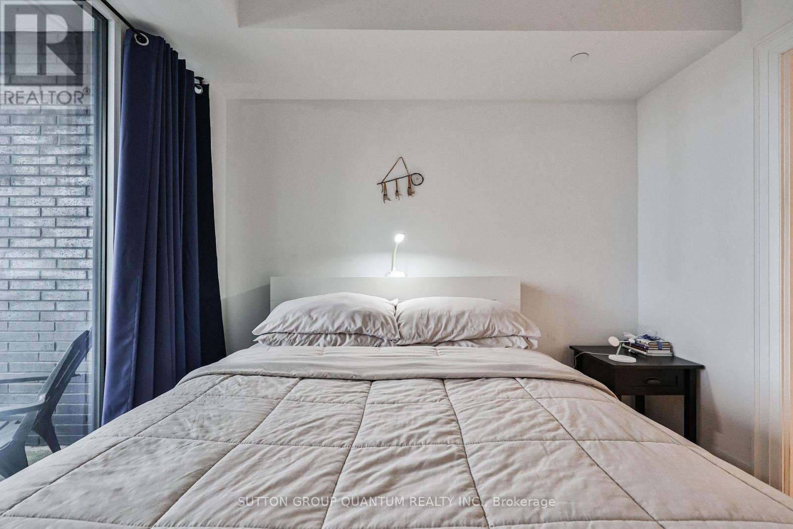 1009 - 21 Park Street E Property Photo 15
