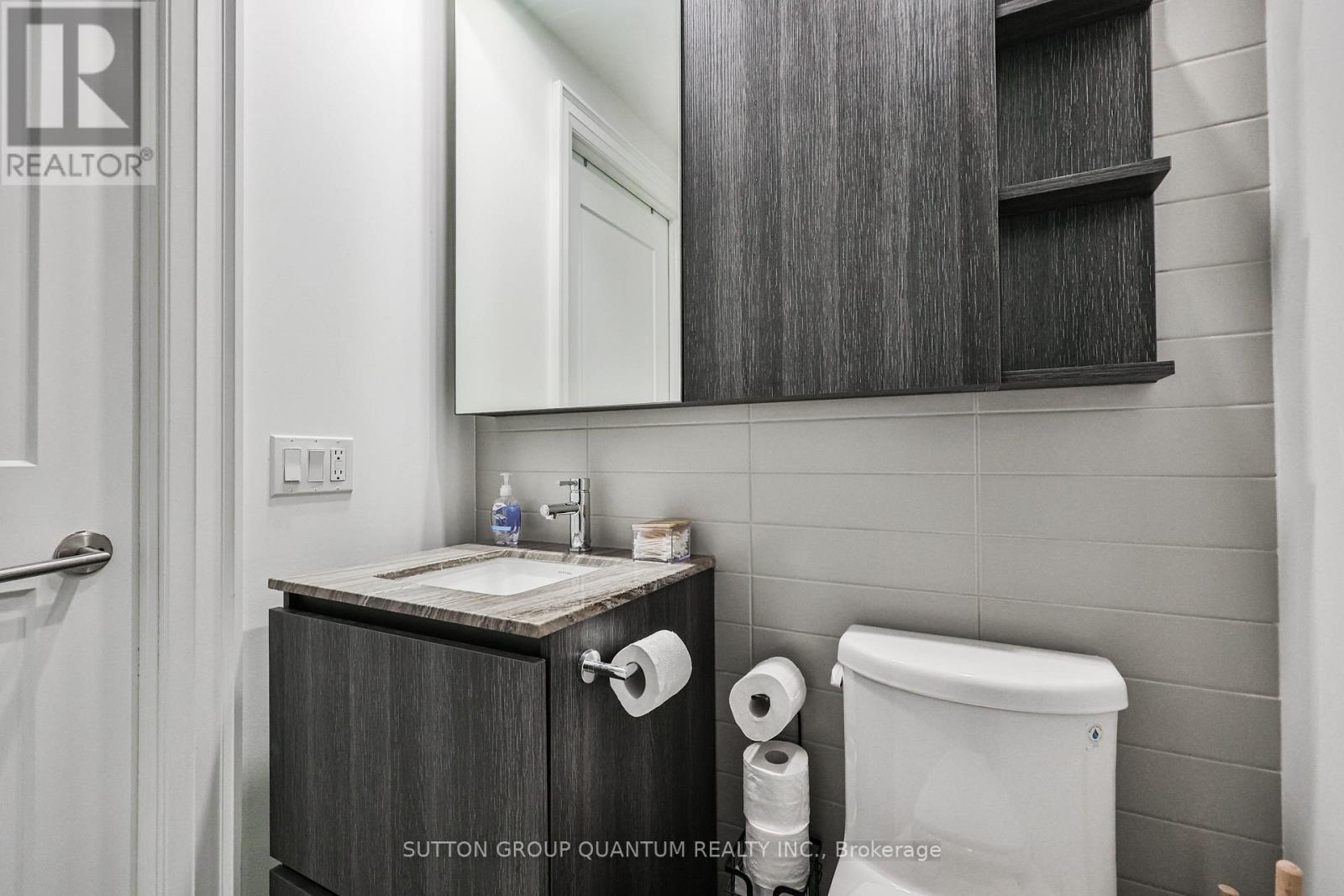 1009 - 21 Park Street E Property Photo 19