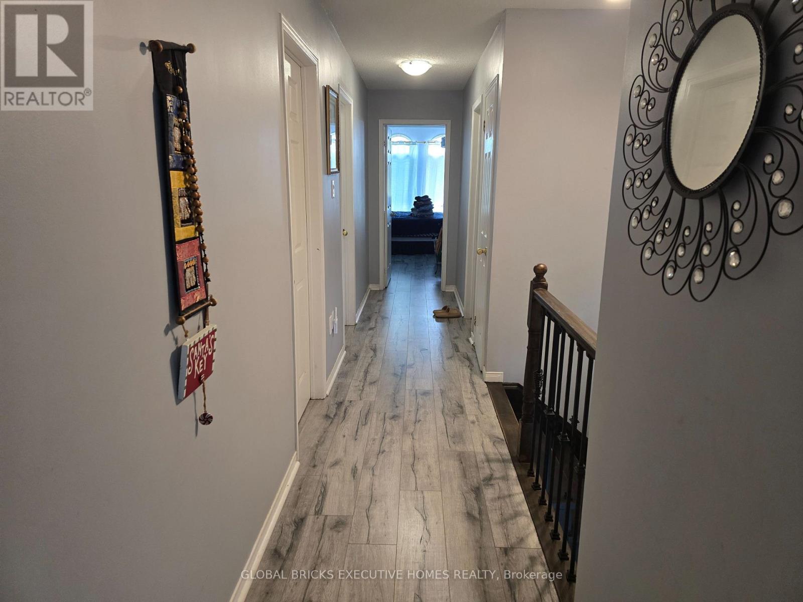 17 MANNEL CRESCENT