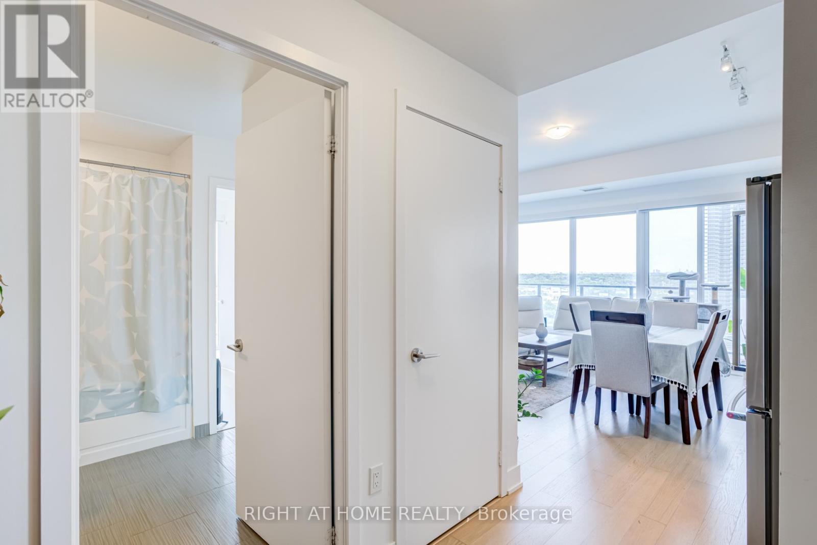 1413 - 30 Shore Breeze Drive Property Photo 9