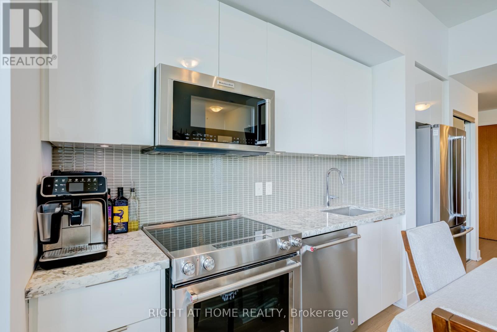 1413 - 30 Shore Breeze Drive Property Photo 20