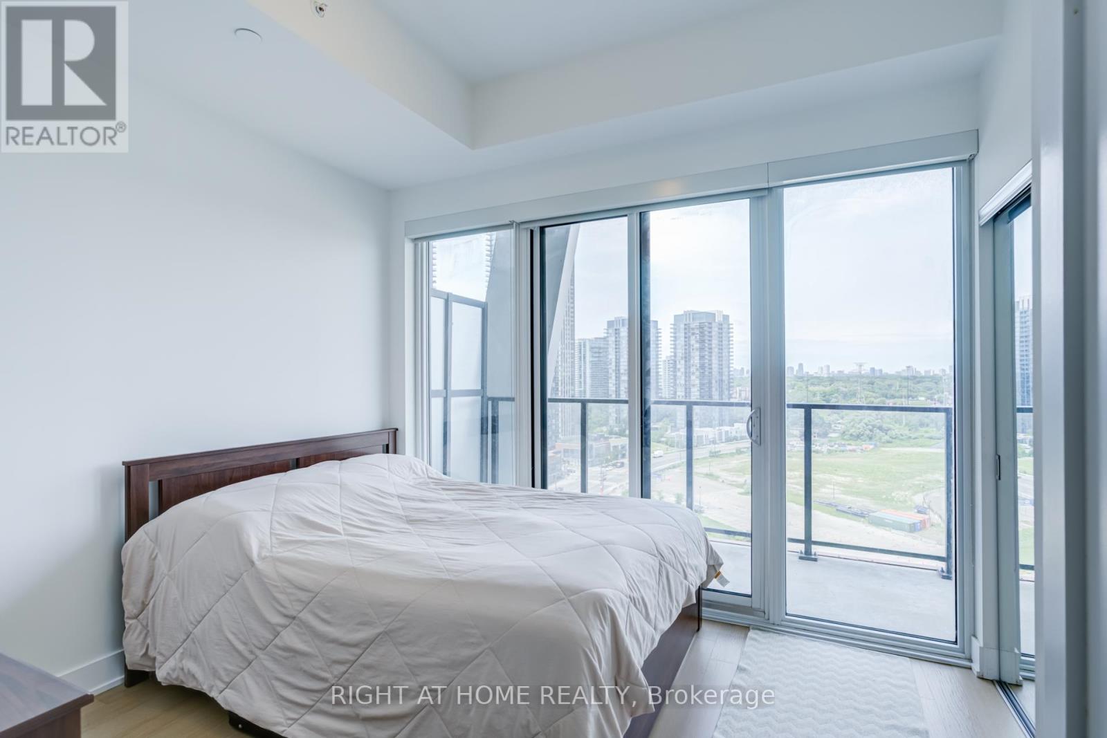 1413 - 30 Shore Breeze Drive Property Photo 25