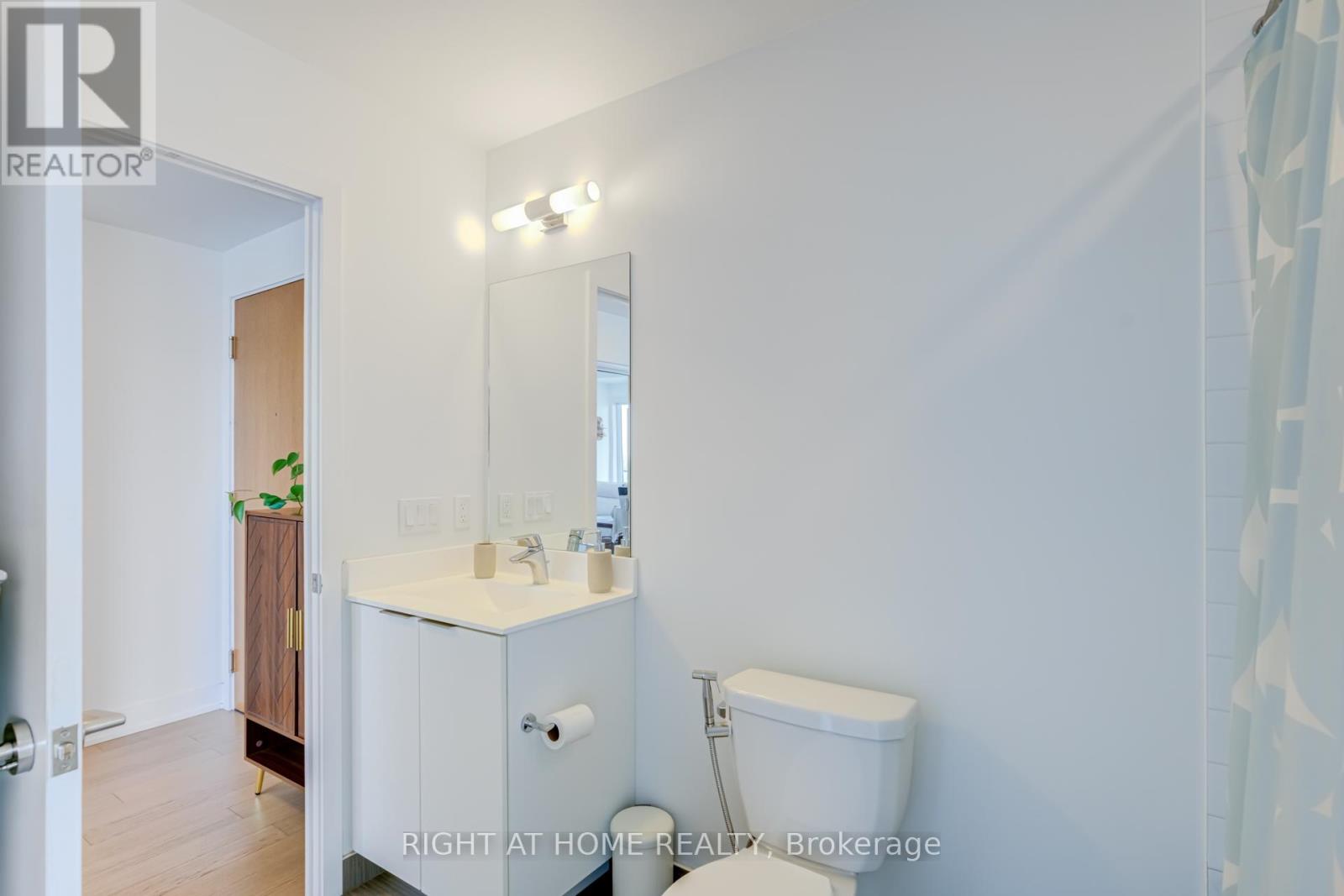 1413 - 30 Shore Breeze Drive Property Photo 27