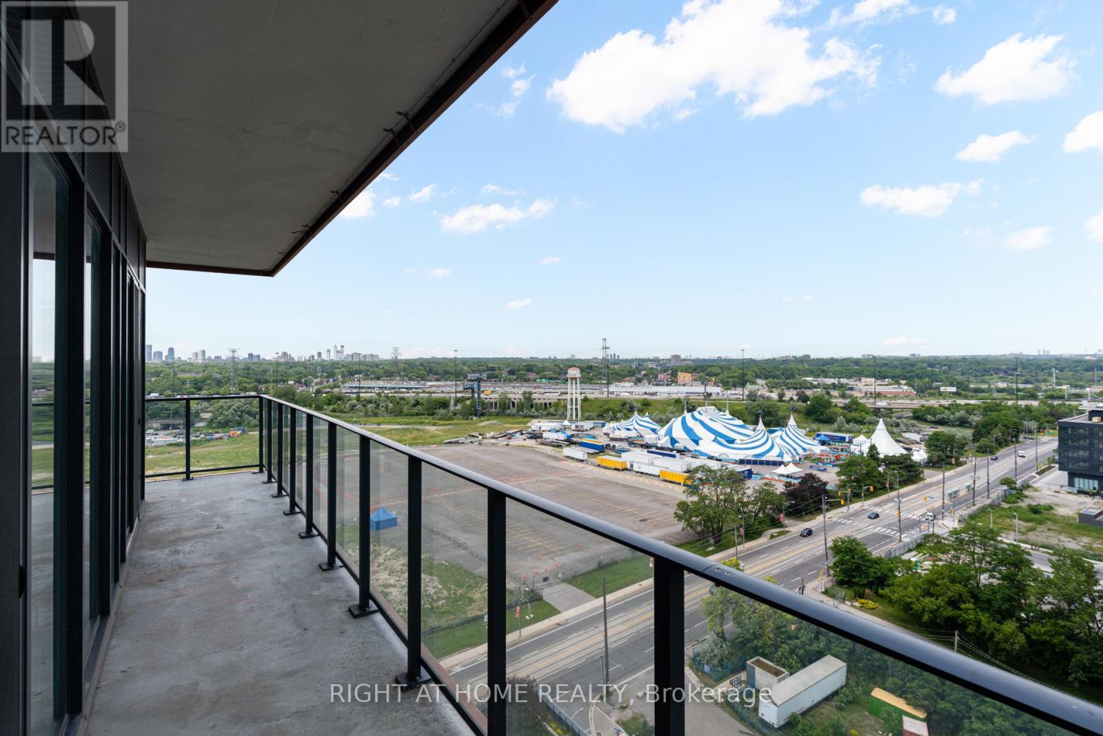 1413 - 30 Shore Breeze Drive Property Photo 36