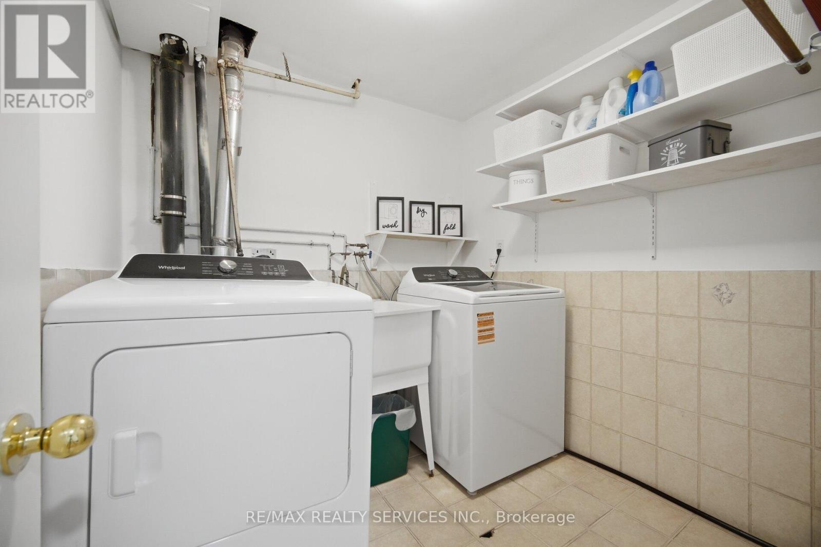 1 - 1 Tara Park Court Property Photo 28