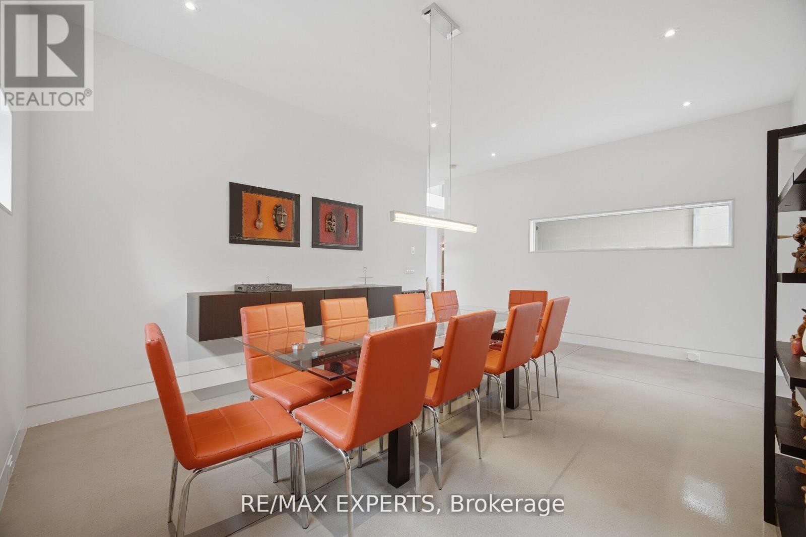 1527 Glenhill Crescent Property Photo 16